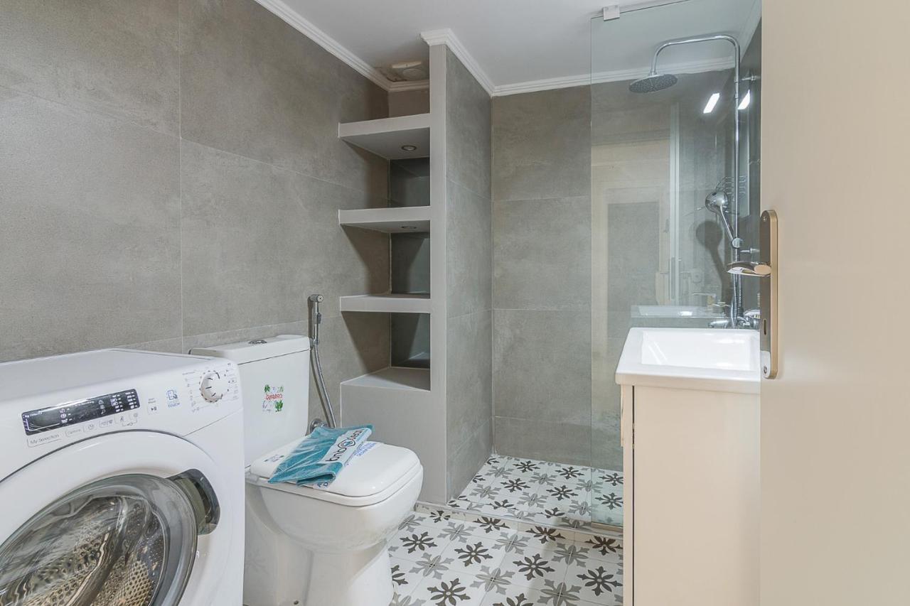 A Modern 2-Bedroom Apartment Near Areios Pagos Athen Eksteriør bilde