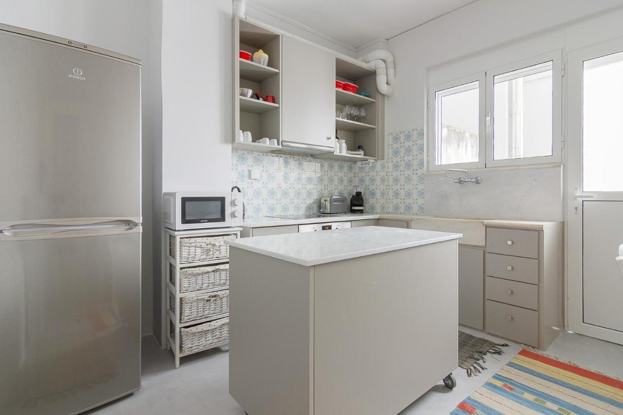 A Modern 2-Bedroom Apartment Near Areios Pagos Athen Eksteriør bilde